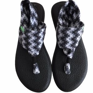 Sanuk Woman’s Size 8 Yoga Sling Back 2 Flats Sandals